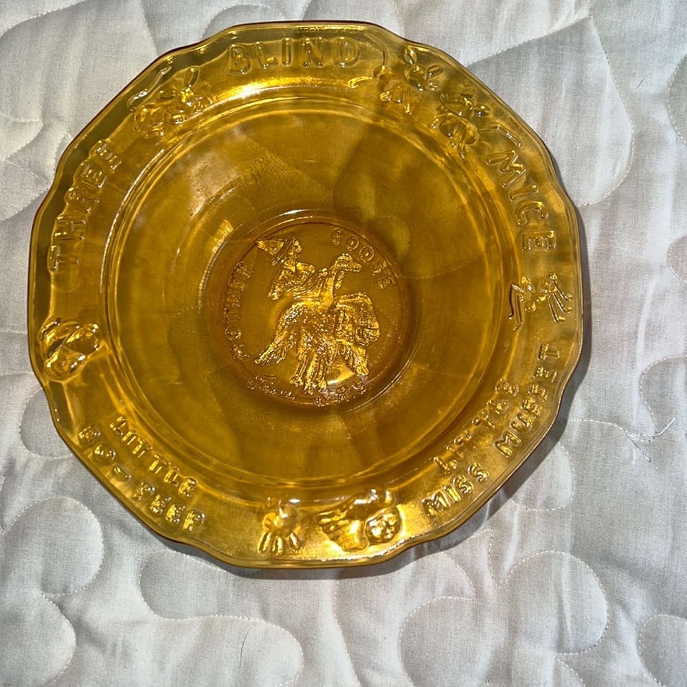 VINTAGE CHILDS GLASS BOWL. TIARA BY R. S. AMBER COLOR